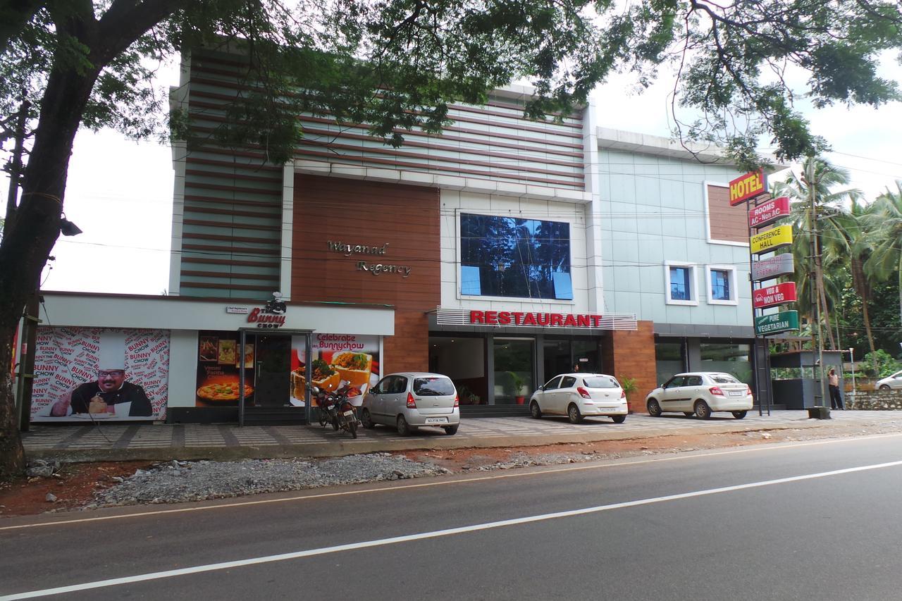Hotel Wayanad Regency Kedavūr Kültér fotó
